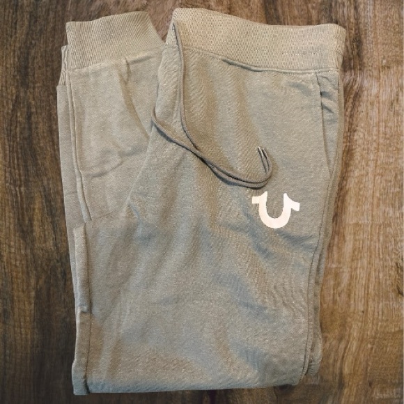 NWOT True Religion Drawstring Jogger/Pants UNISEX in Olive - Picture 1 of 5